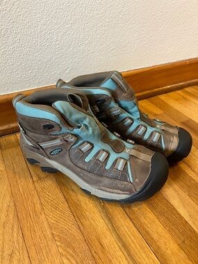 NWOT Keen Hiking Boots